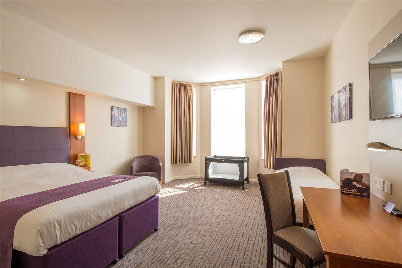 Premier Inn Bournemouth East Buitenkant foto