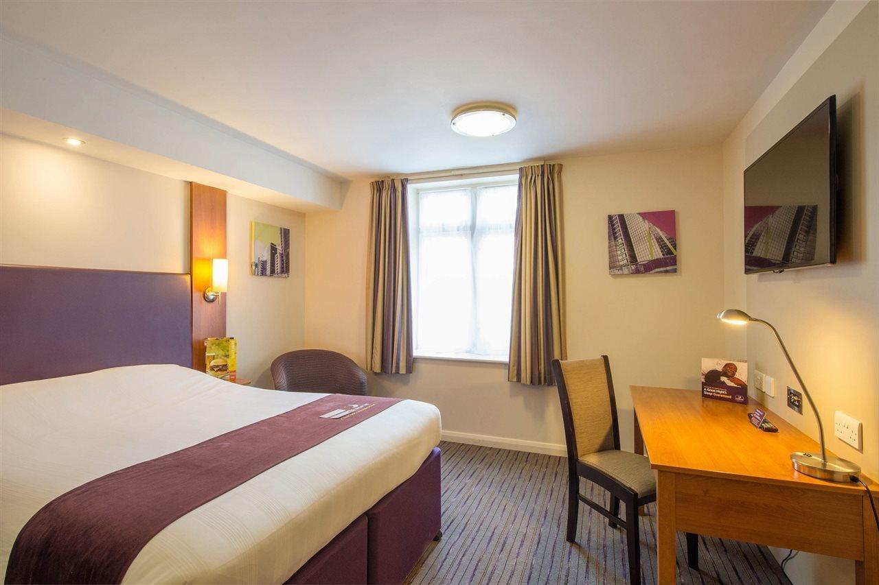 Premier Inn Bournemouth East Buitenkant foto