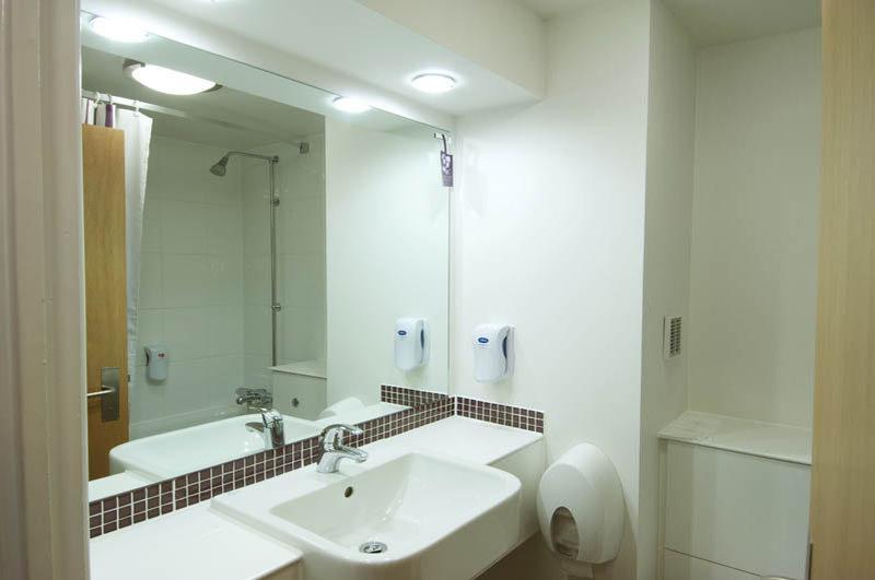 Premier Inn Bournemouth East Buitenkant foto
