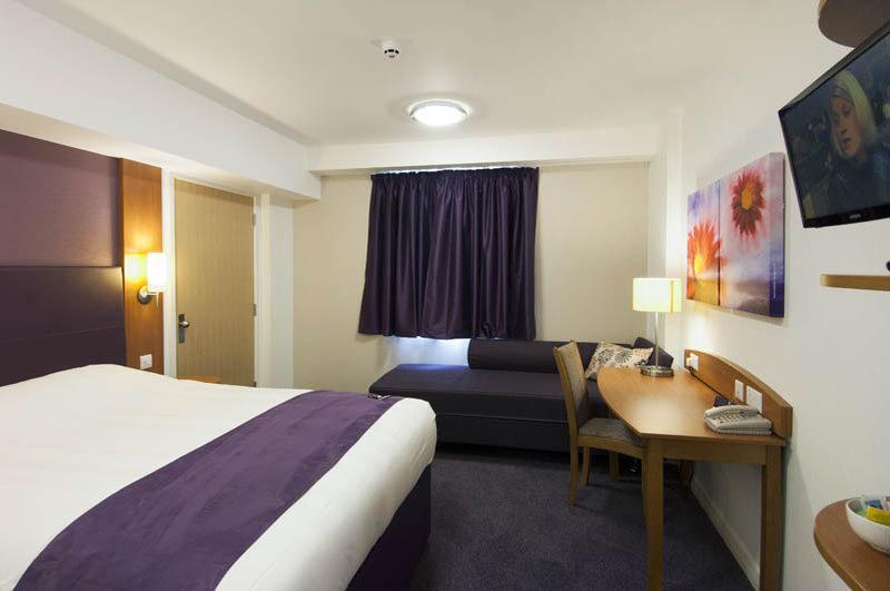 Premier Inn Bournemouth East Buitenkant foto
